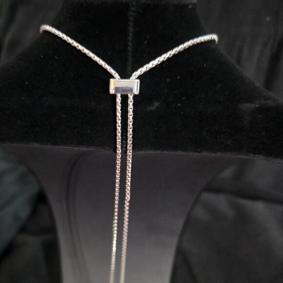 Be There Be Square Pendant with adjustable length chain - Picture 6 of 6
